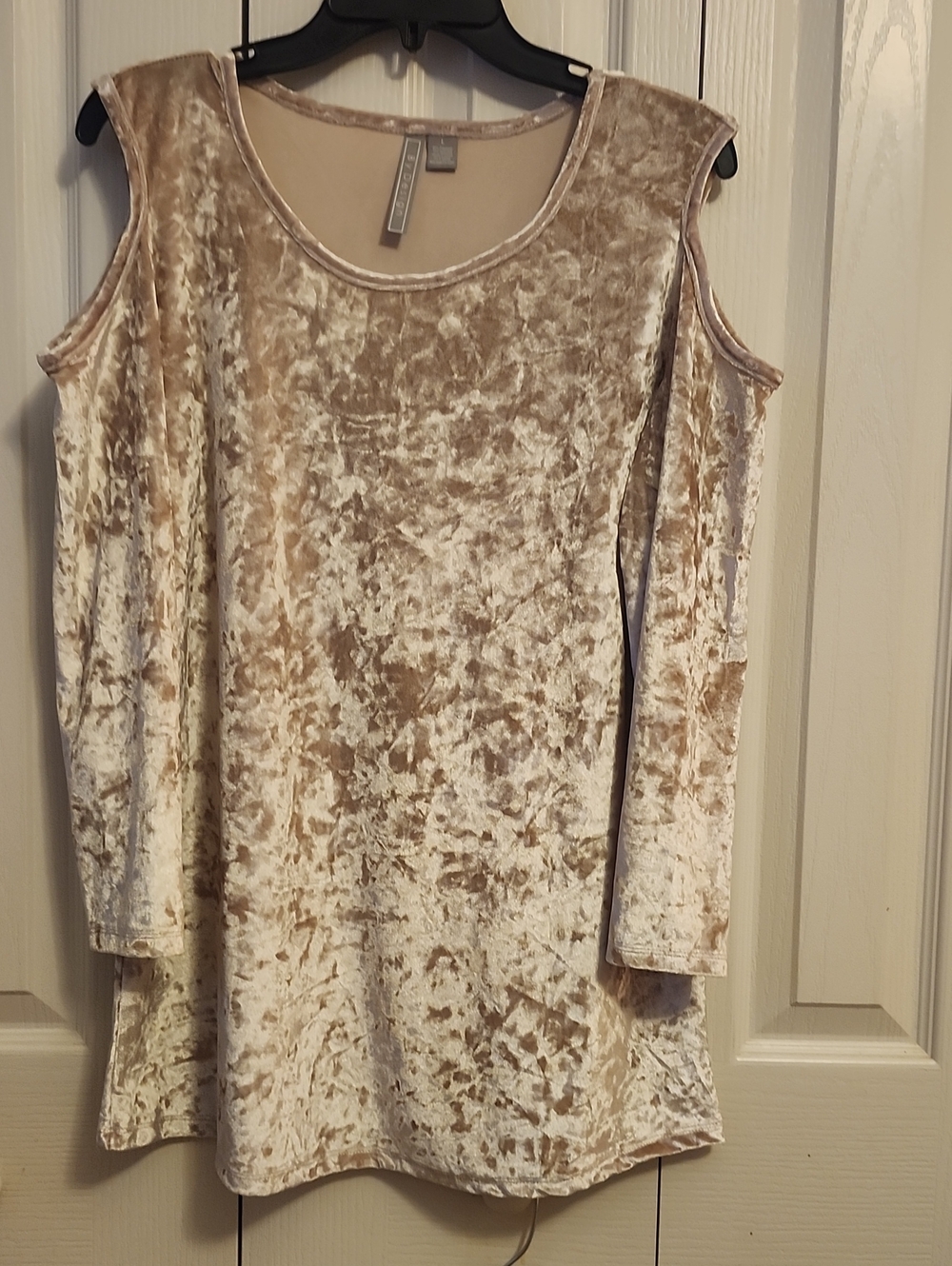 Women’s Crushed Velvet Cold-Shoulder Top - Champagne